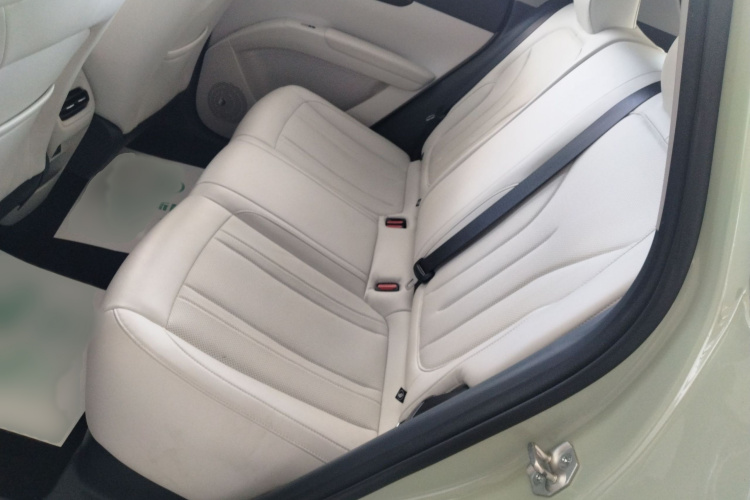 吉利银河 星愿 2025款 UP 410km 探索+版中控内饰7004