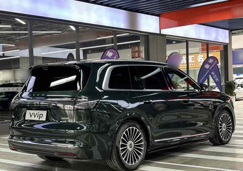 鸿蒙智行 问界M8 2025款 增程 Ultra版 53.4kWh 6座版 (192线激光雷达）(5)