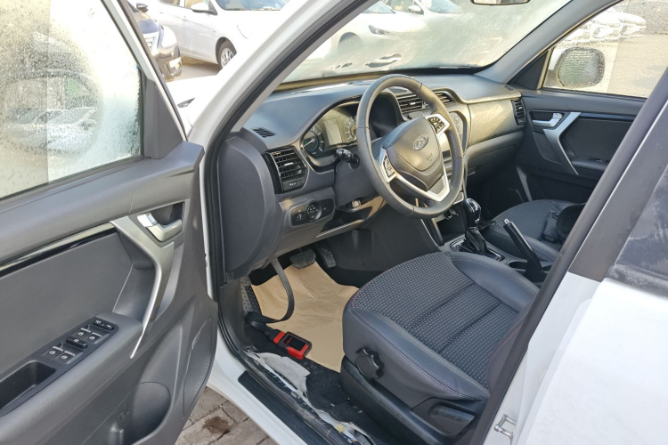 奇瑞 瑞虎3 2016款 1.6L CVT智尚版中控内饰7003