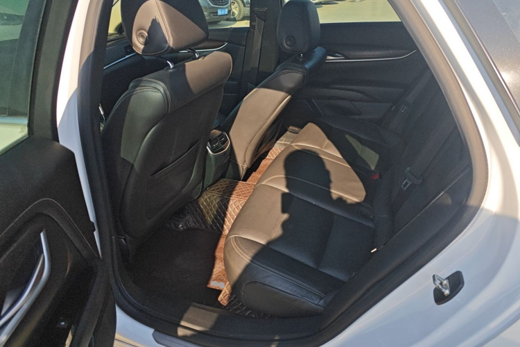 凯迪拉克XTS 2018款 28T 精英型中控内饰21