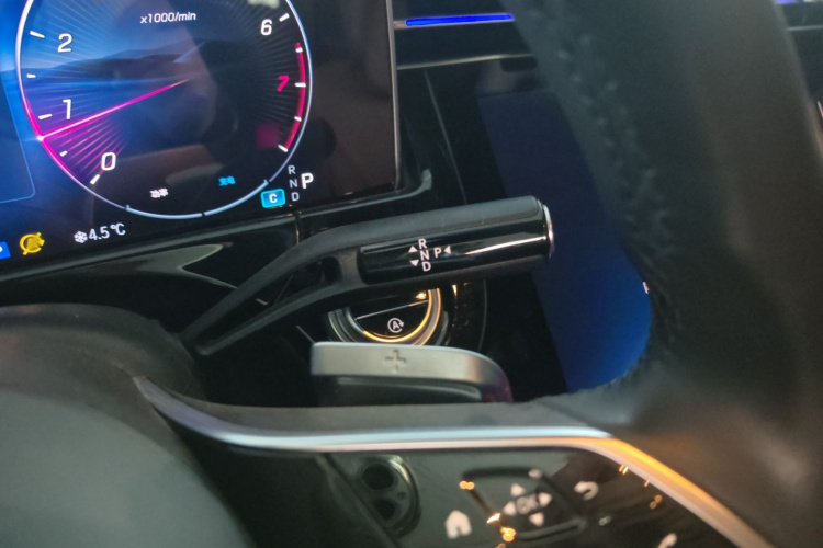 奔驰E级 2024款 E 300 L 豪华型局部细节18