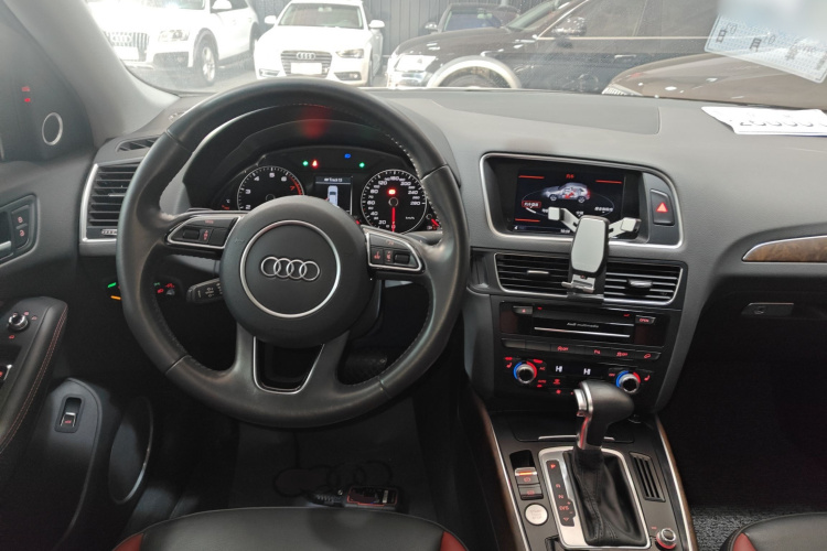 奥迪Q5 2017款 Plus 40 TFSI 舒适型局部细节13