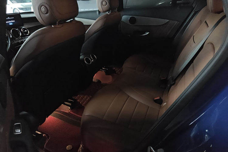 奔驰GLC轿跑 2020款 GLC 260 4MATIC 轿跑SUV中控内饰21