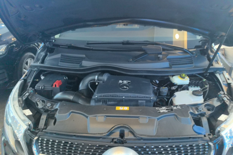 奔驰V级 2021款 V 260 L 长轴距豪华版机舱底盘24