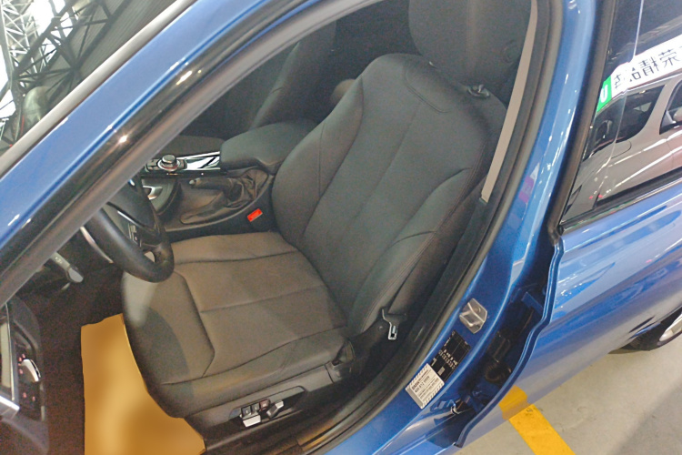 宝马3系 2017款 320Li M运动型中控内饰19