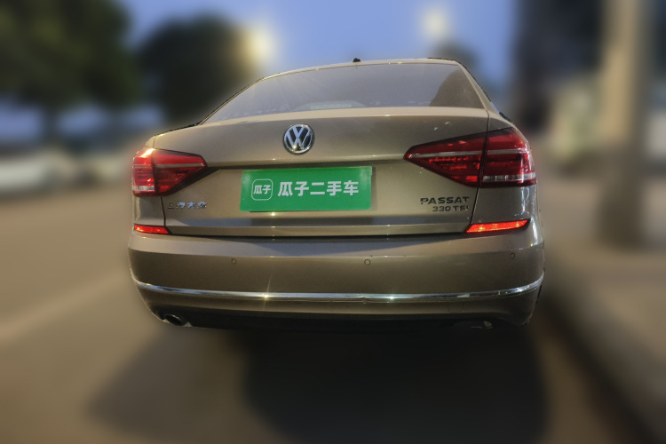 大众 帕萨特 2017款 330TSI DSG尊荣版车身外观6
