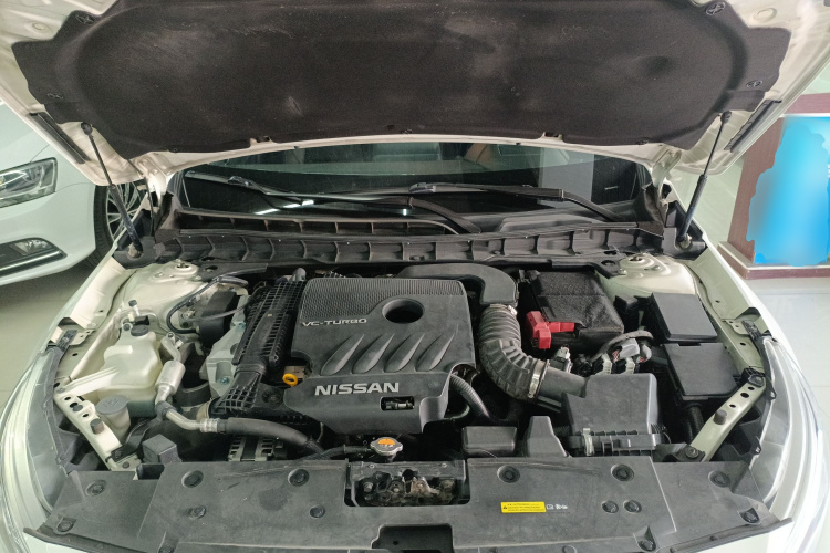 日产 天籁 2020款 2.0T XL Upper AD1 智享领航版机舱底盘24