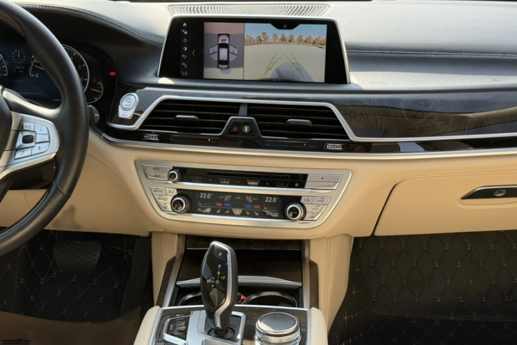 宝马7系 2016款 730Li 豪华型局部细节16