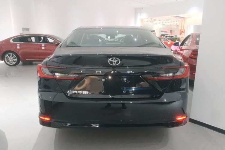 丰田 凯美瑞 2026款 2.0GVP 豪华版车身外观6