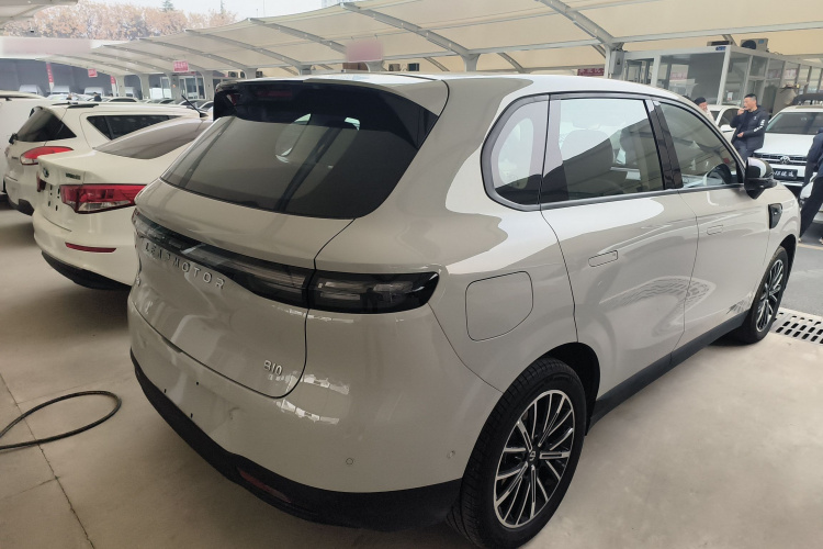 零跑汽车 零跑B10 2025款 510悦享版车身外观7