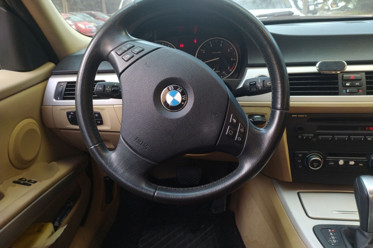 宝马3系 2009款 318i 领先型中控内饰13