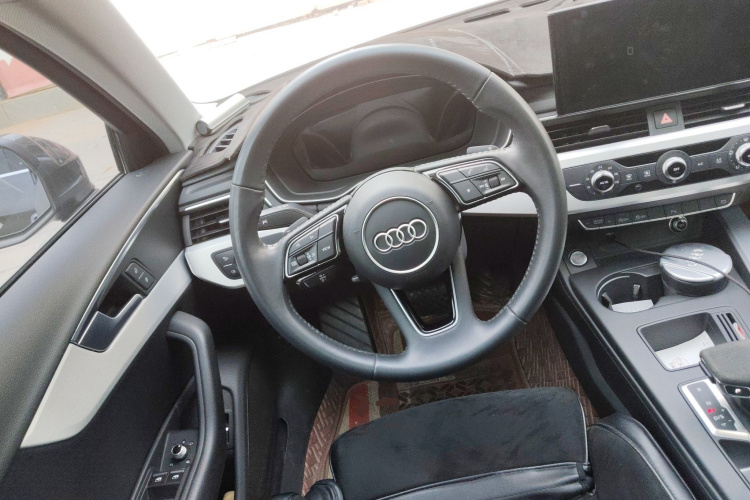 奥迪A4L 2020款 40 TFSI 时尚动感型中控内饰13