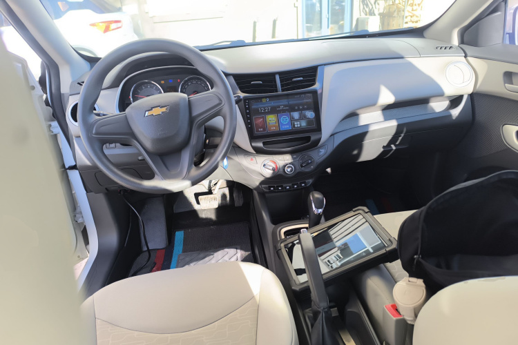 雪佛兰 2015款 赛欧3 1.3L AMT理想版中控内饰12