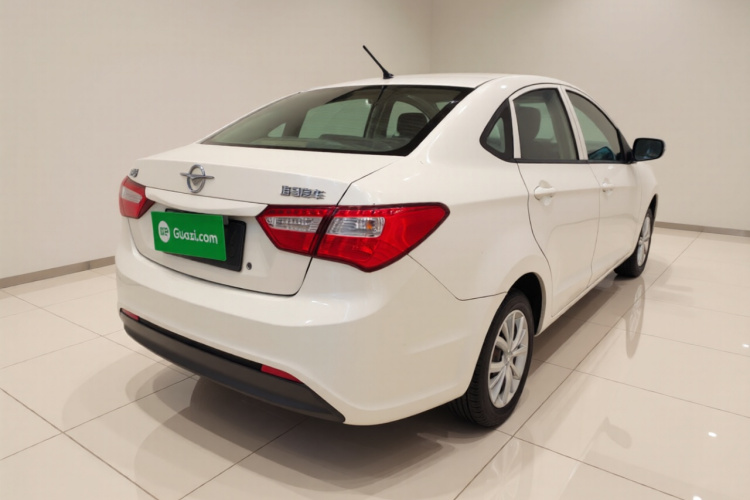 海马M3 2016款 1.5L 手动时尚型车身外观7