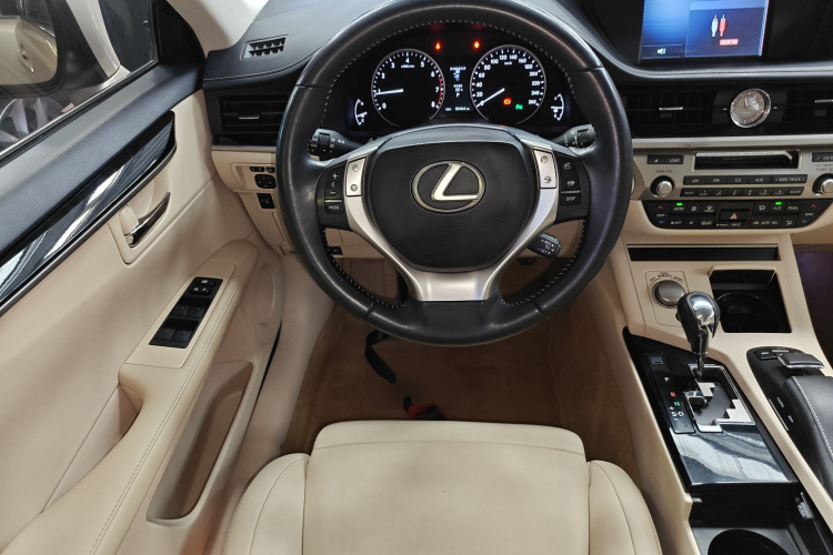 雷克萨斯ES 2013款 250 精英版局部细节13