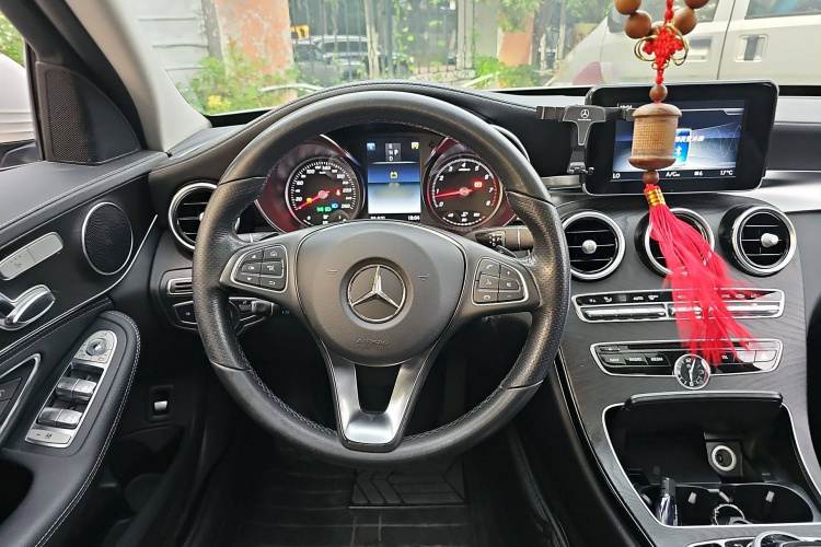 奔驰C级 2017款 改款 C 200 L 运动版局部细节13