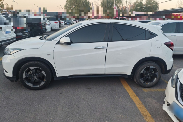 本田 缤智 2017款 1.8L CVT两驱先锋型车身外观4