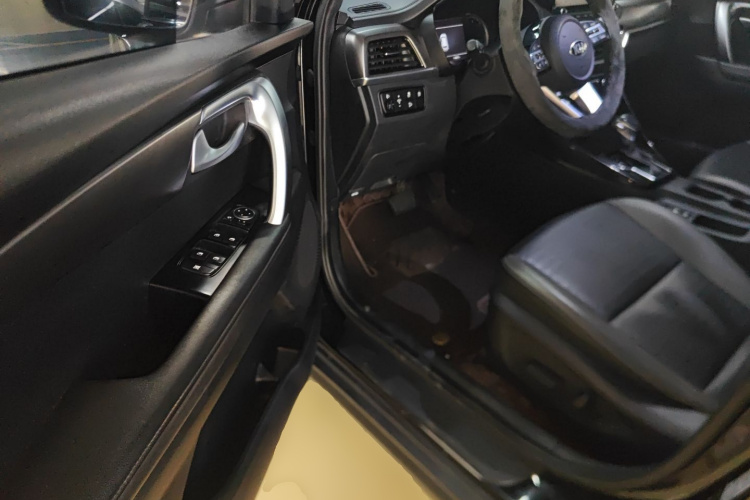 起亚 智跑 2019款 2.0L 自动智享豪华版中控内饰20