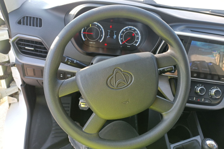 长安凯程 长安睿行M60 2023款 1.5L GDI精英型厢货2座中控内饰13