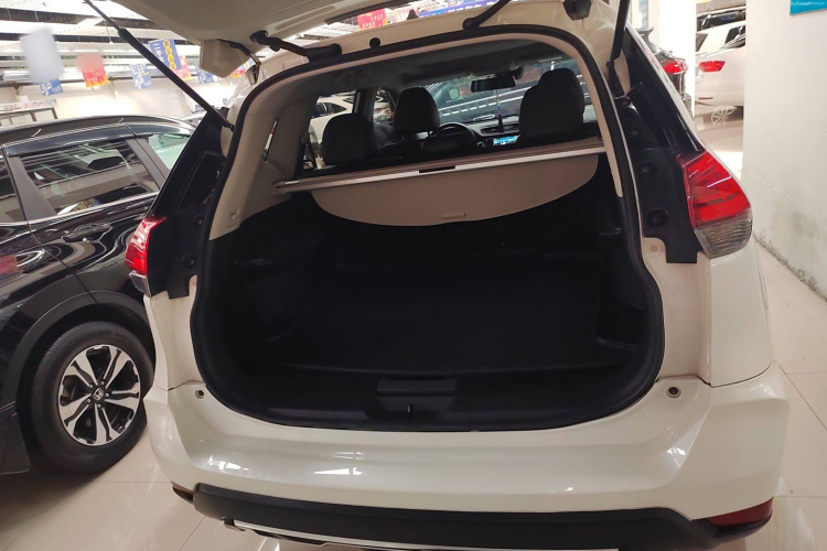 日产 奇骏 2020款 2.0L XL ITS CVT 2WD智联舒适版中控内饰23