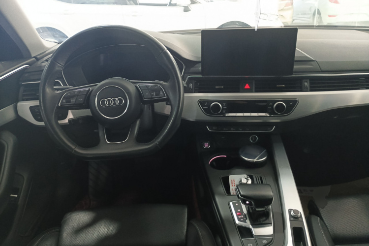 奥迪A4L 2020款 40 TFSI 豪华动感型中控内饰7002