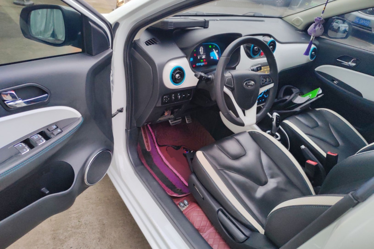 江汽集团 江淮iEV7 2019款 iEV7L 豪华智能型中控内饰20