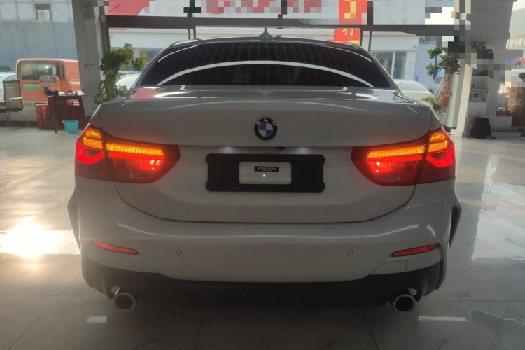 宝马1系 2023款 120i M运动版车身外观6