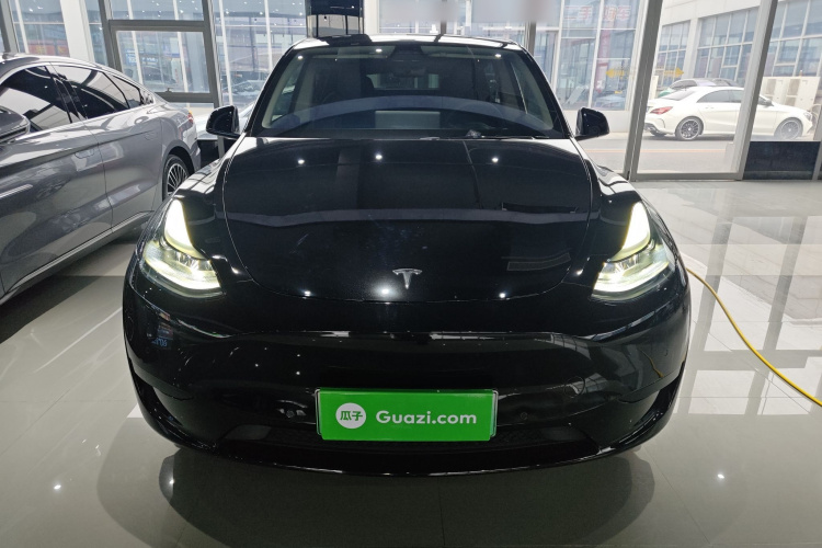 特斯拉 Model Y 2022款 后轮驱动版车身外观2