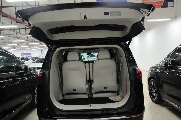 别克GL8 2020款 Avenir艾维亚 六座贤礼版机舱底盘23