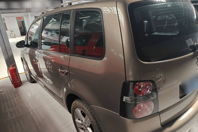 大众 途安 2015款 1.4T DSG舒适版5座车身外观6005