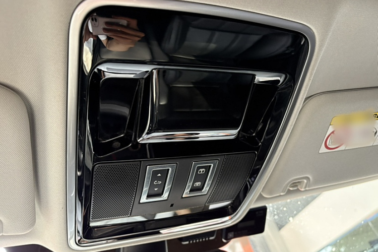 路虎 揽胜运动版 2016款 3.0 SC V6 SE中控内饰7005