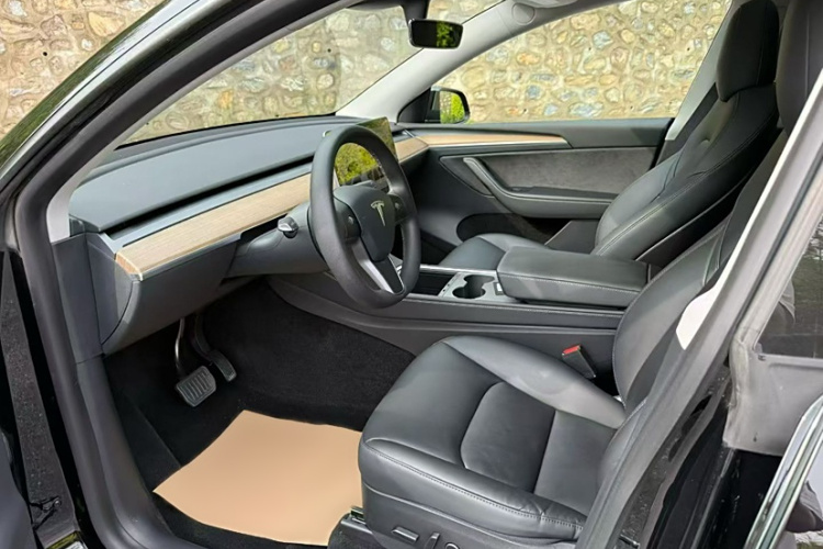 特斯拉 Model Y 2021款 标准续航后驱版中控内饰7003