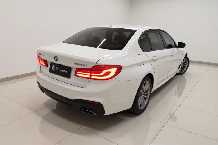 宝马5系 2019款 改款 525Li M运动套装车身外观7