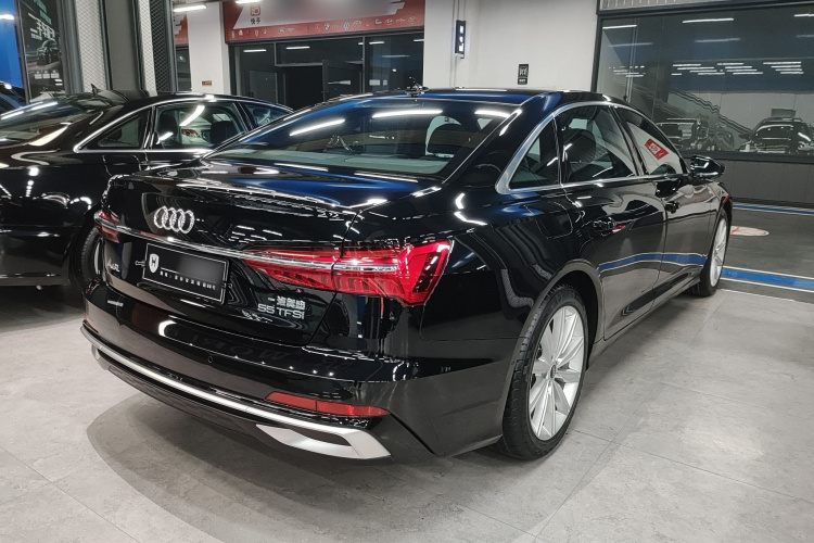 奥迪A6L 2023款 改款 45 TFSI 臻选动感型车身外观6006