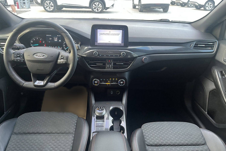 福特 福克斯 2019款 三厢 EcoBoost 180 自动ST Line中控内饰7001