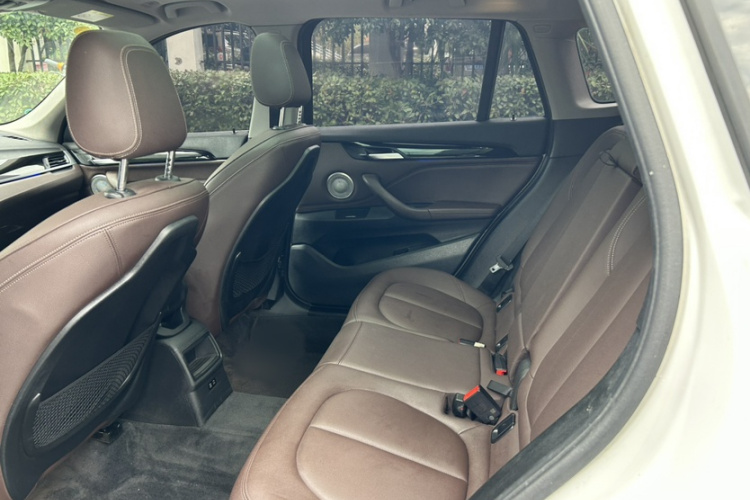 宝马X1 2021款 sDrive20Li 时尚型中控内饰7005