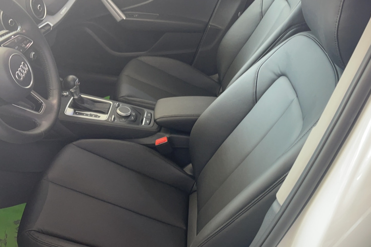 奥迪Q2L 2021款 35 TFSI 进取动感型局部细节19