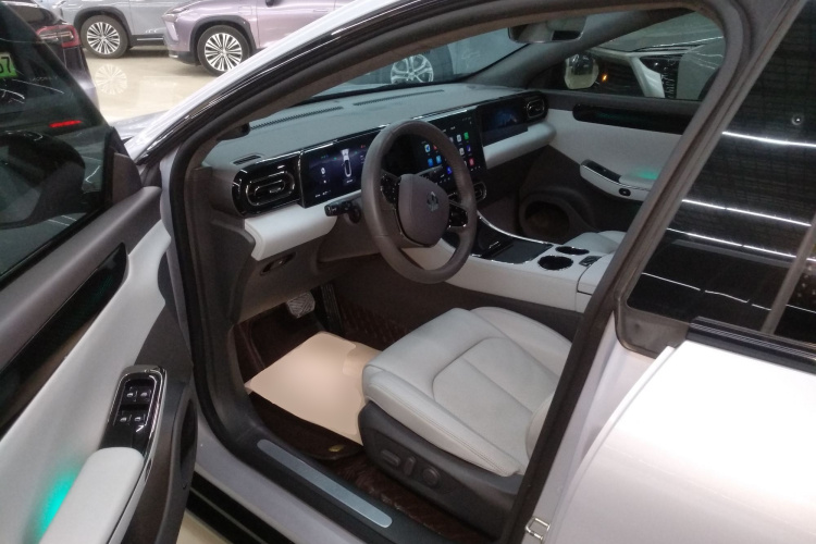 零跑汽车 零跑C01 2022款 后驱长续航版中控内饰19