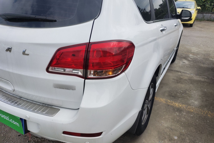 哈弗H6 2017款 经典版 1.5T 自动两驱都市型车身外观9