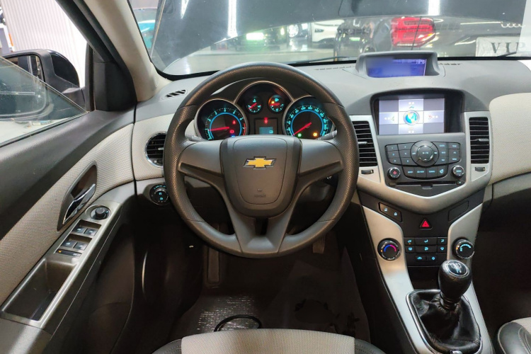 雪佛兰 科鲁兹 2014款 1.6L SL百万纪念版 MT局部细节13