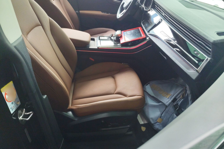 奥迪Q8 2023款 55 TFSI 豪华动感型局部细节41