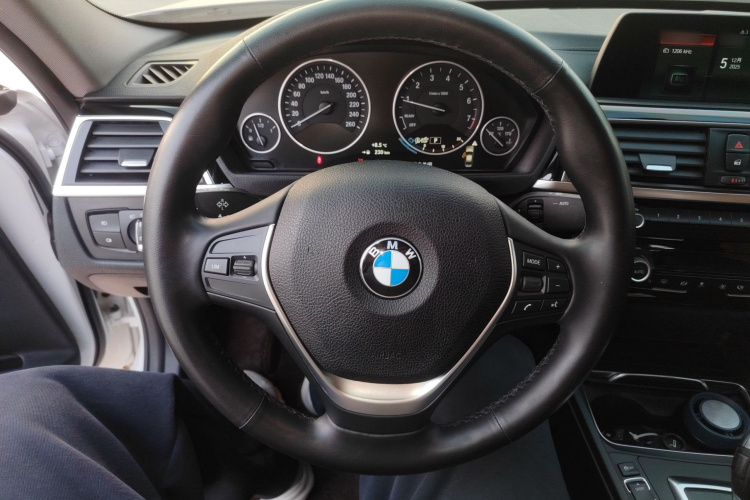 宝马3系 2018款 318Li局部细节13