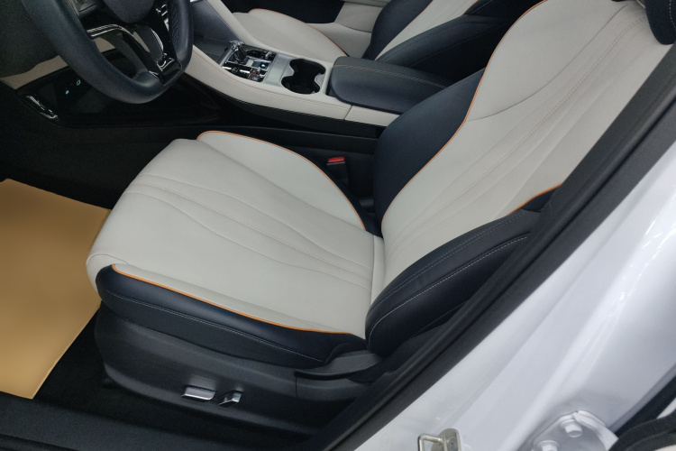 比亚迪 宋PLUS新能源 2023款 冠军版 EV 520KM 尊贵型中控内饰19