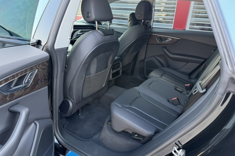 奥迪Q8 2022款 55 TFSI 豪华动感型中控内饰7006