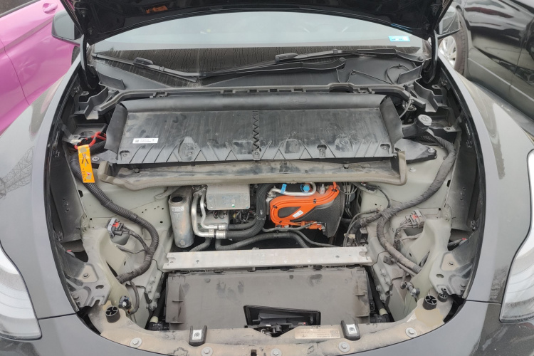 特斯拉 Model Y 2021款 标准续航后驱版局部细节24