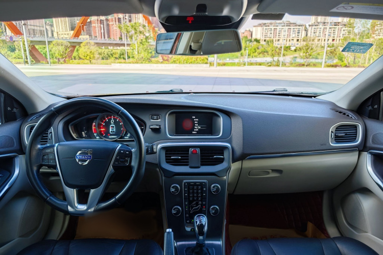 沃尔沃V40 2015款 1.6T 智雅版中控内饰7003