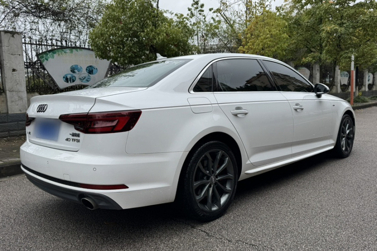 奥迪A4L 2018款 30周年年型 40 TFSI 时尚型车身外观6010