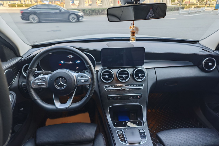 奔驰C级 2021款 C 260 L 运动版中控内饰7001