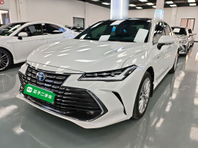 丰田 亚洲龙 2023款 双擎 2.5L XLE尊贵版