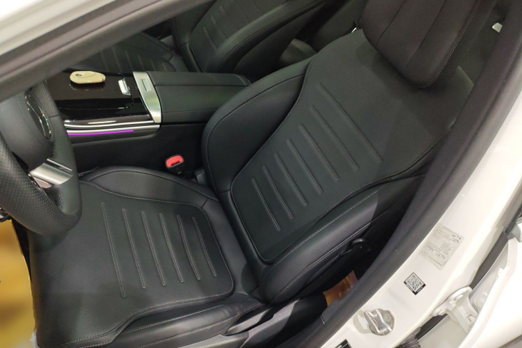 奔驰C级 2023款 改款 C 260 L 运动版中控内饰19